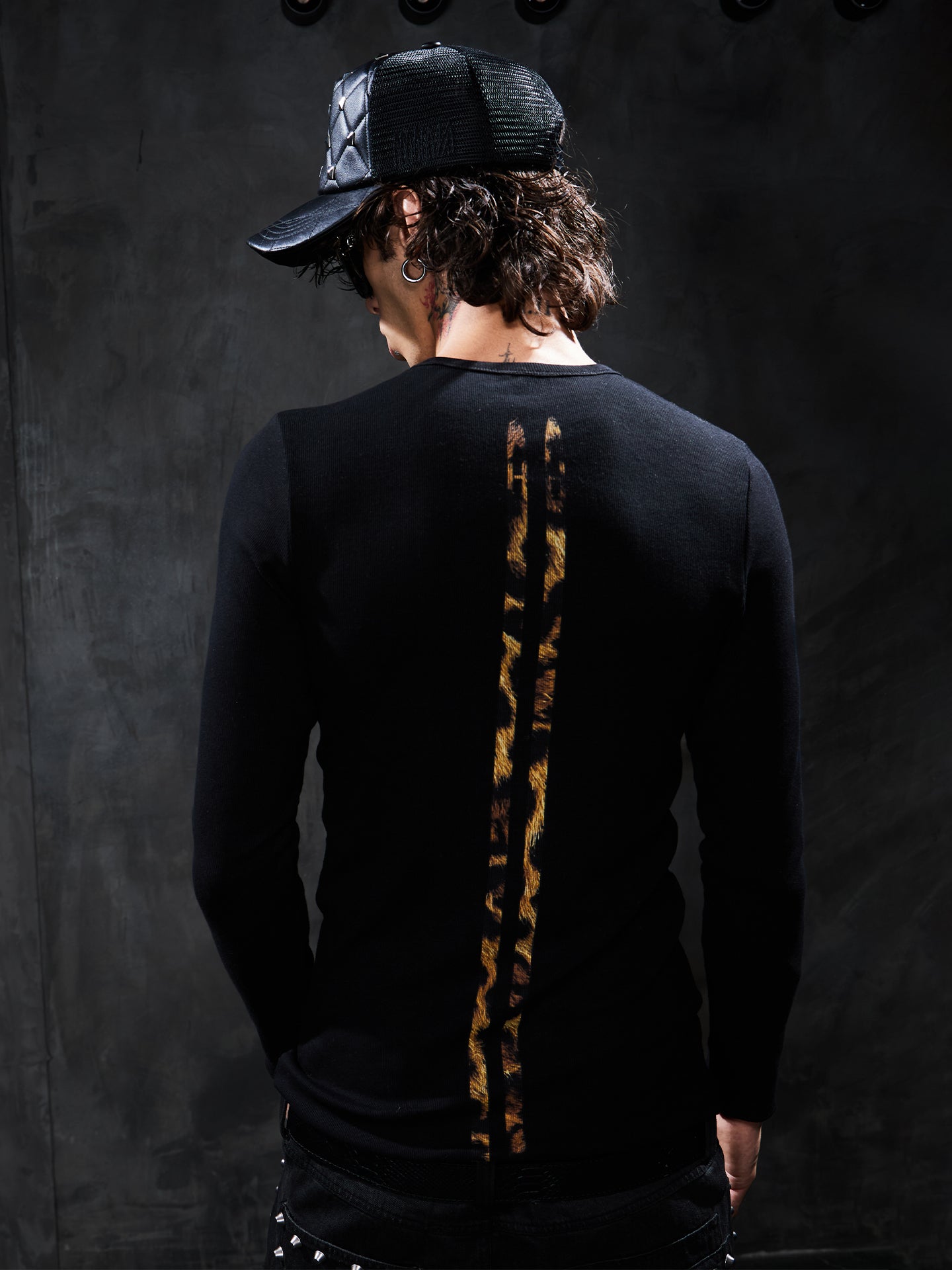 Leopard Stripe Graphic Slim-Fit Long-Sleeve Tee