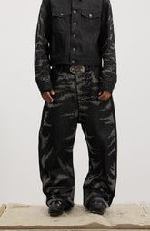 Tiger-Whisker Heat-Pressed Studded Curved Blade Raw Denim