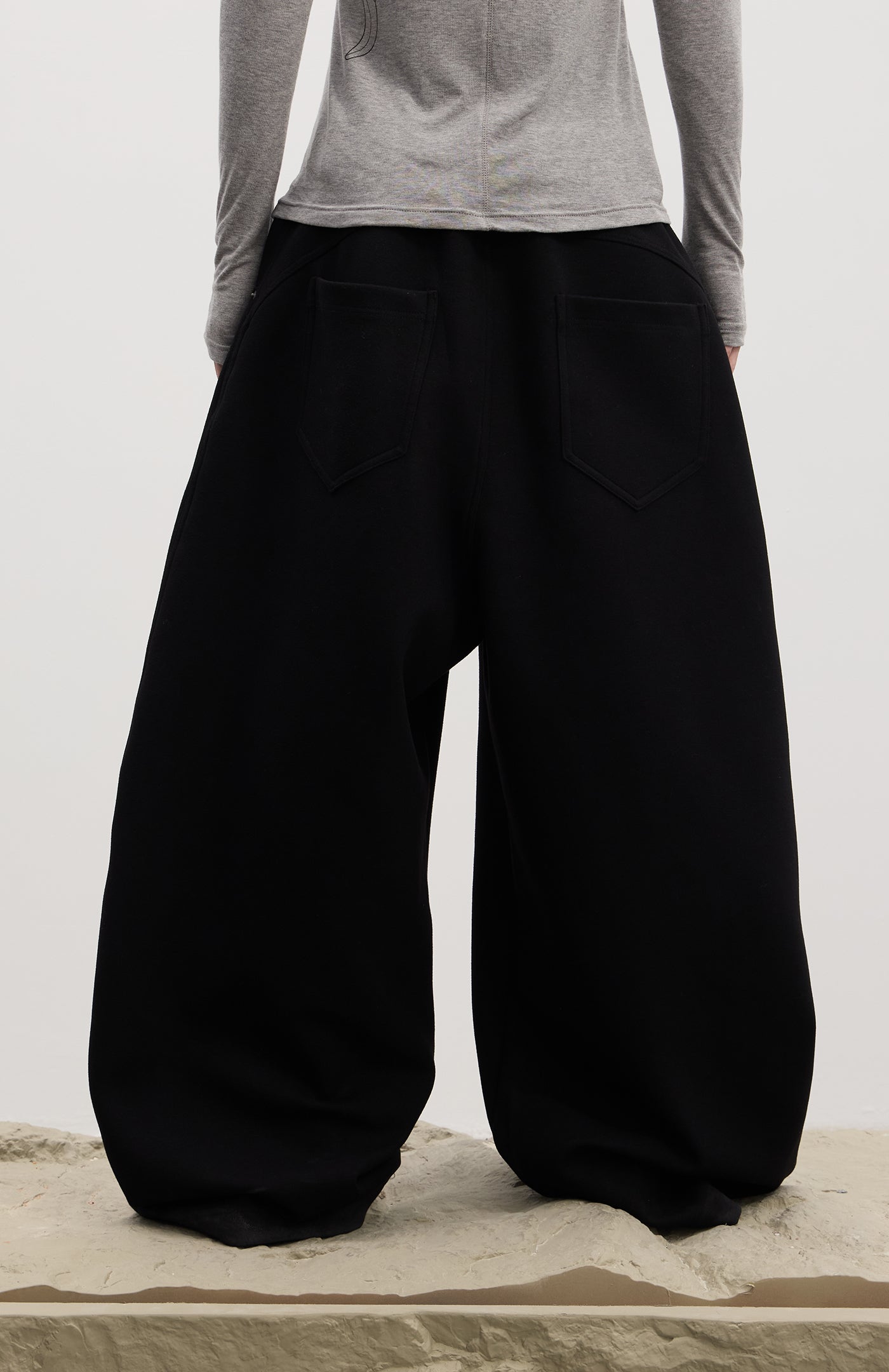 Essential | Curved Blade Wool Baggy Sweatpants
