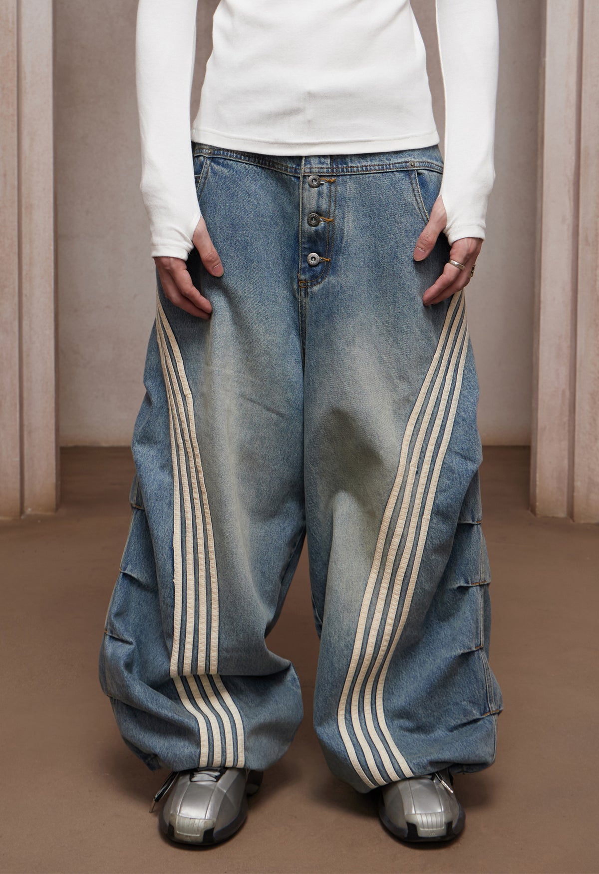 DND4-Stripe Pleated Washed Denim Ultra Wide-Leg Jeans