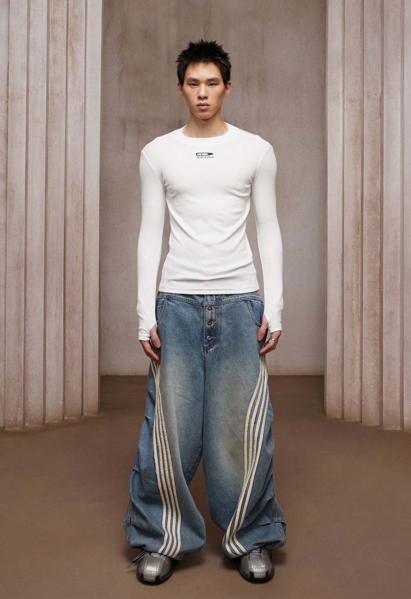 DND4-Stripe Pleated Washed Denim Ultra Wide-Leg Jeans