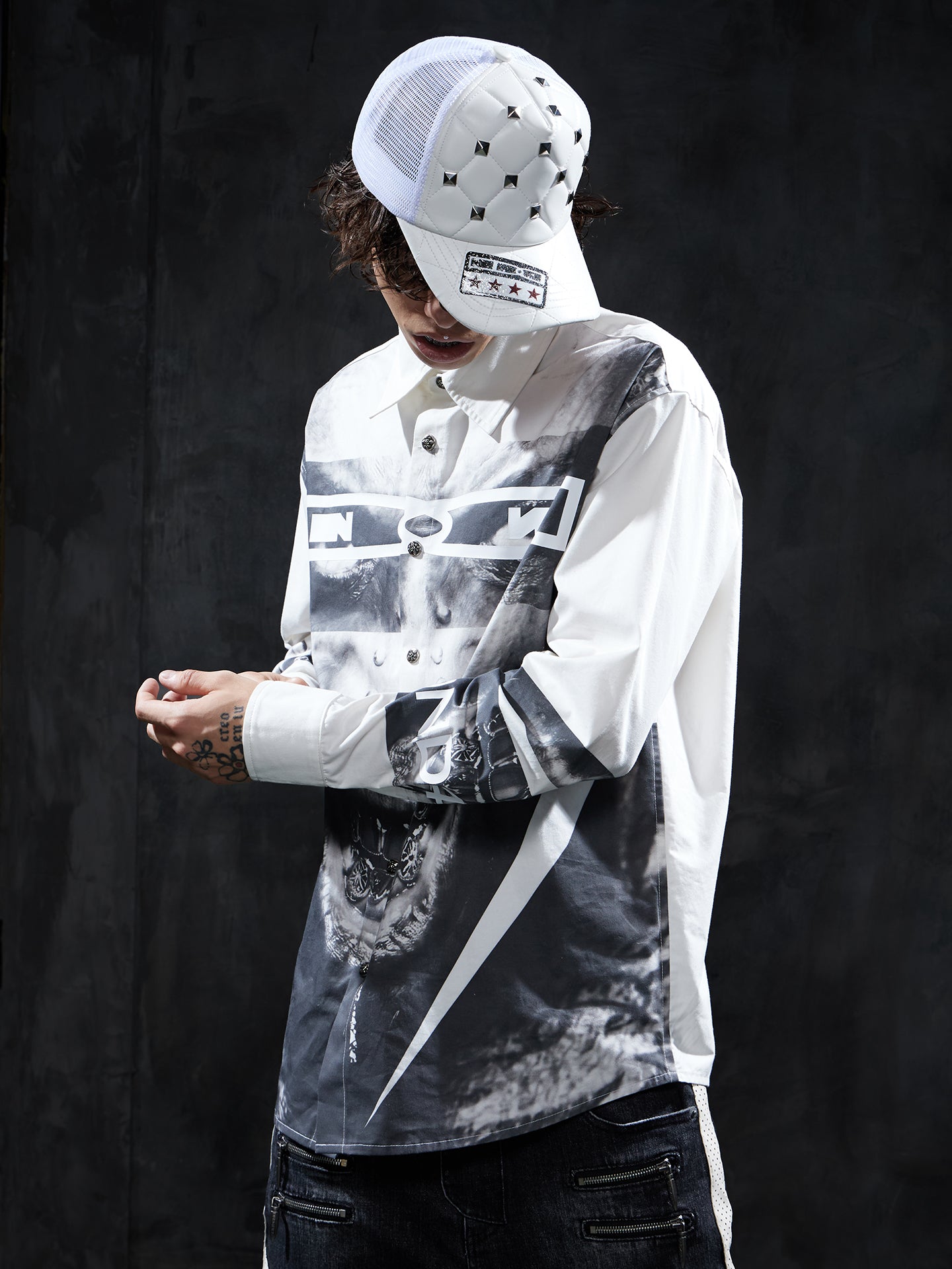 Cusal Graphic Oversized Long-Sleeve Shirt