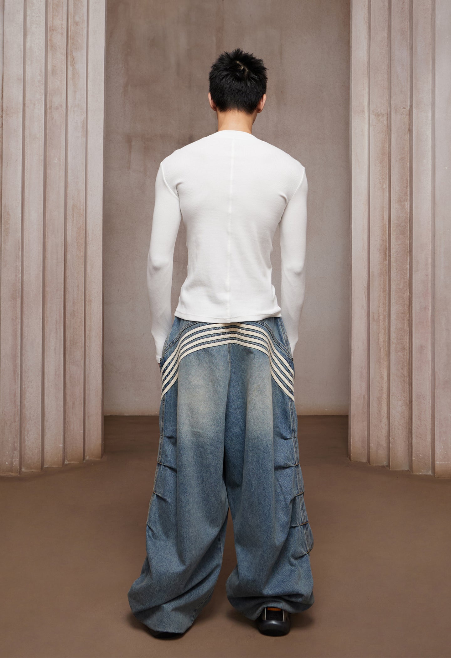 DND4-Stripe Pleated Washed Denim Ultra Wide-Leg Jeans