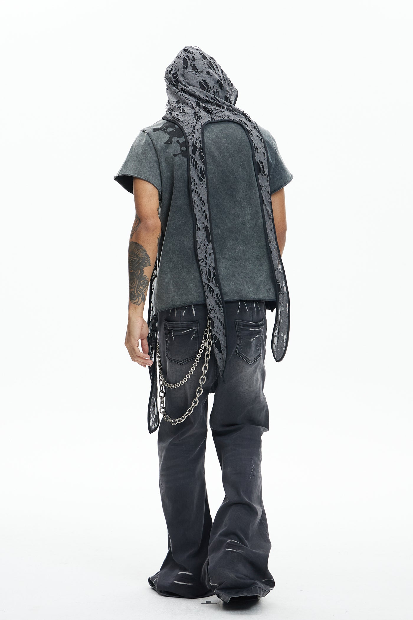 Multi Skulls Distressed Rolled Sleeve Tee