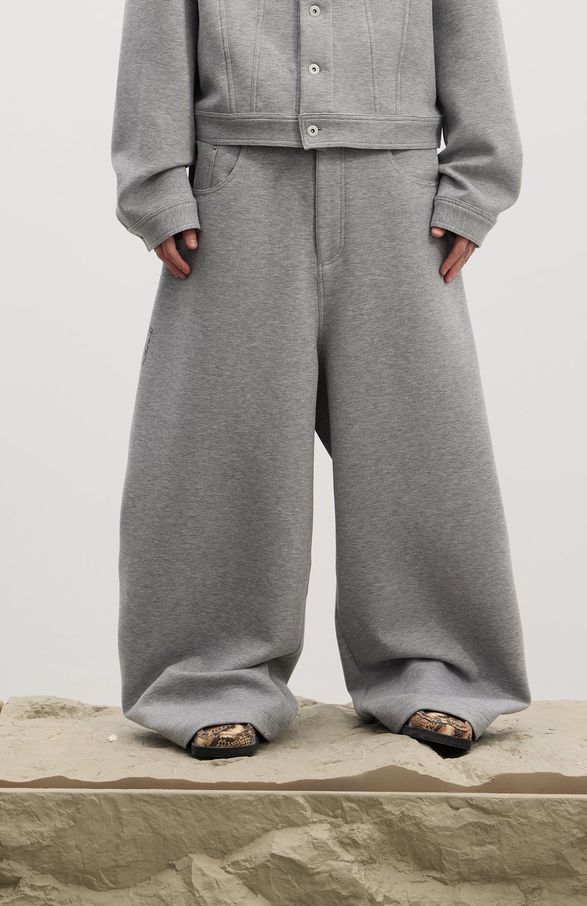 Essential | Curved Blade Wool Baggy Sweatpants