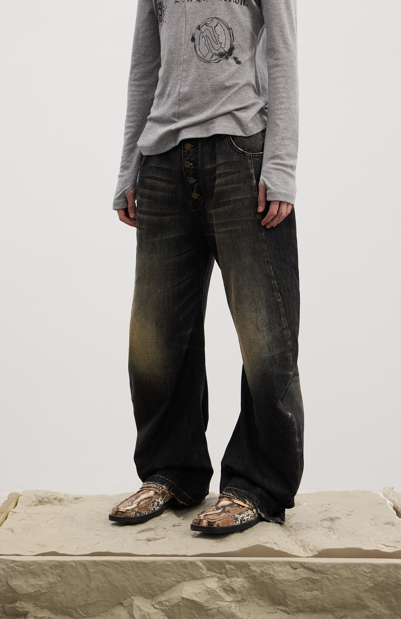 Curved Button Fly Loose Fit Washed Denim