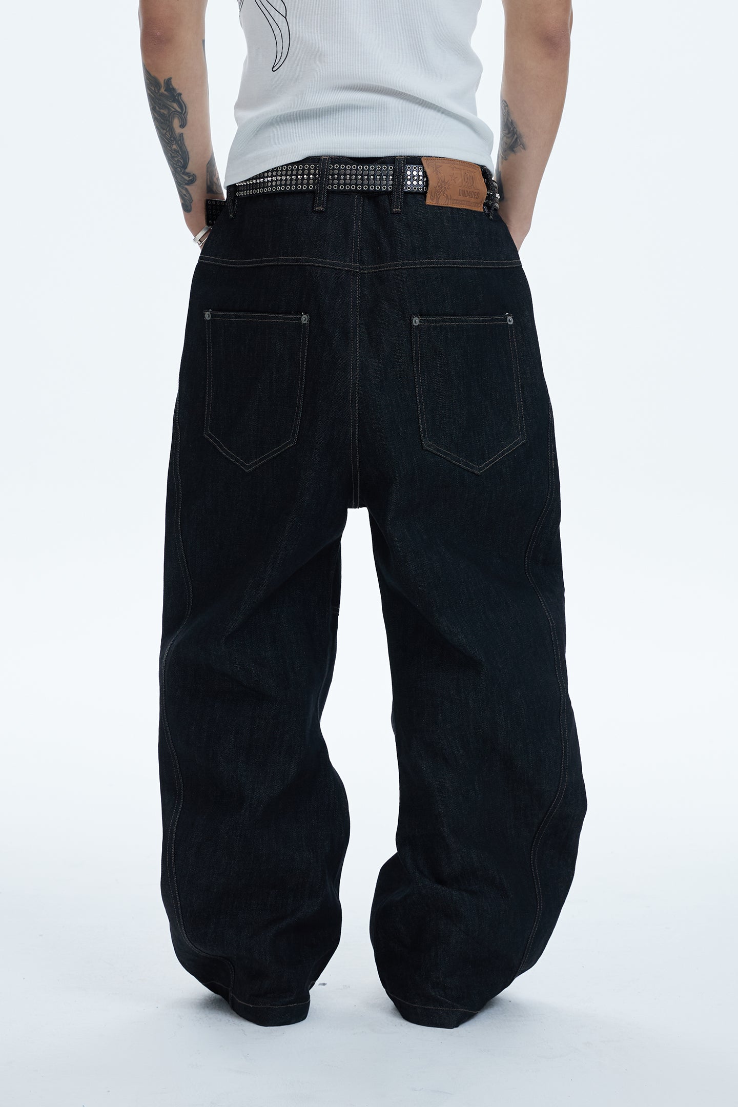 Avant-garde Curved Button-Down Raw Denim Curved Jeans