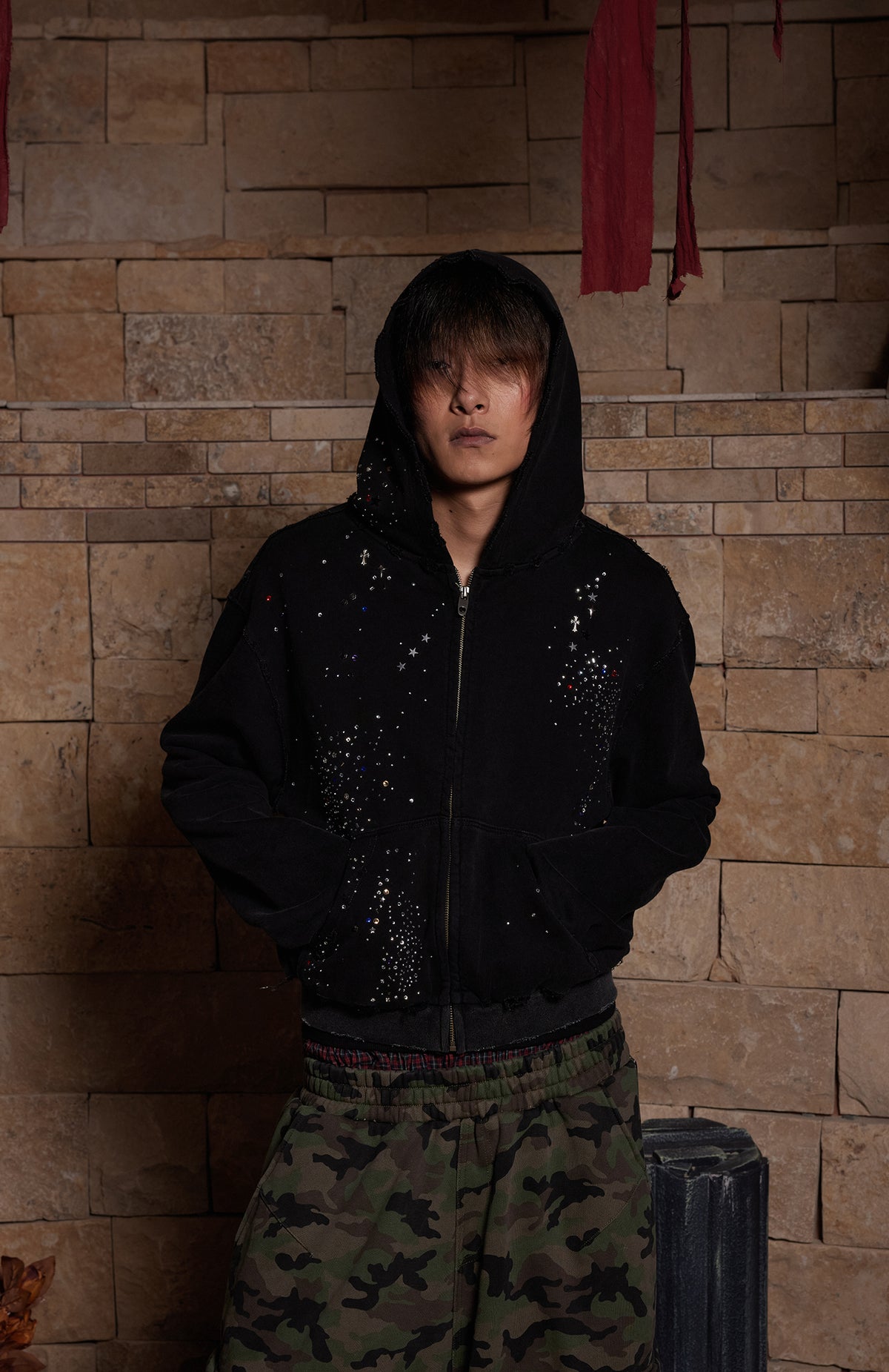 Rhinestone Black Zip-up Hoodie 尺码