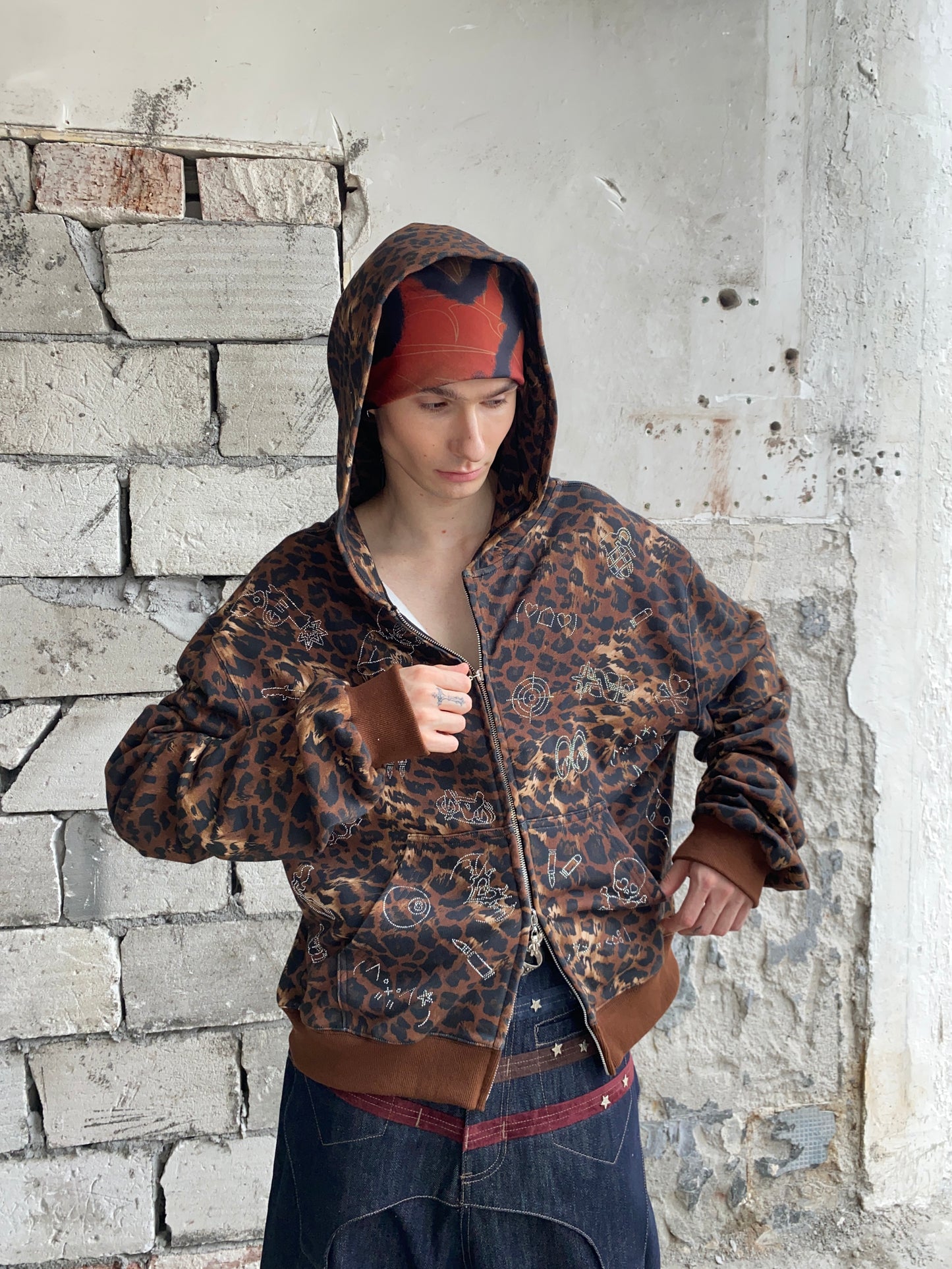 Leopard Rhinestone Cartoon Patch Zip-Up Hoodie