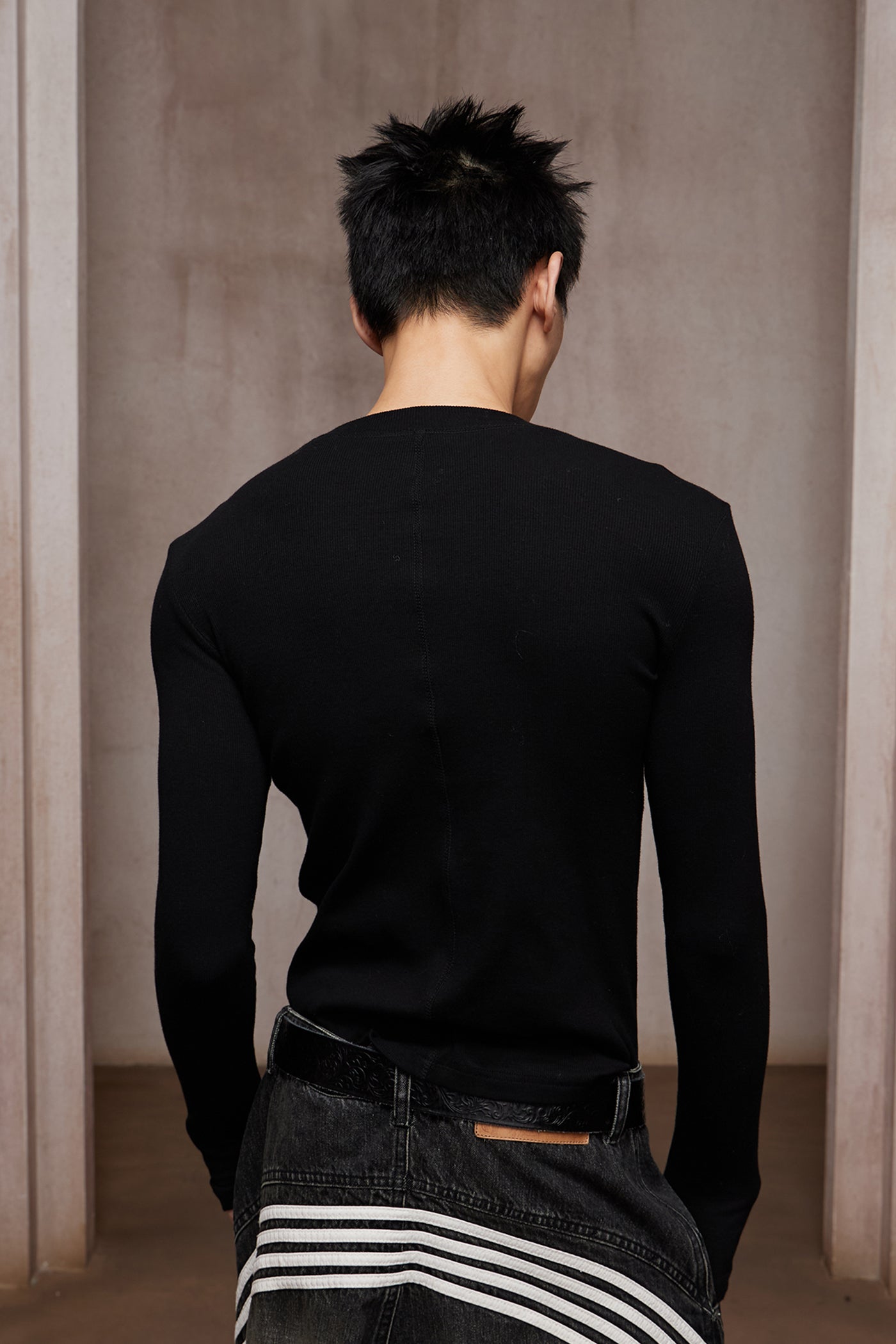 DND Bullet Logo Stretch Slim-Fit Long Sleeve Top