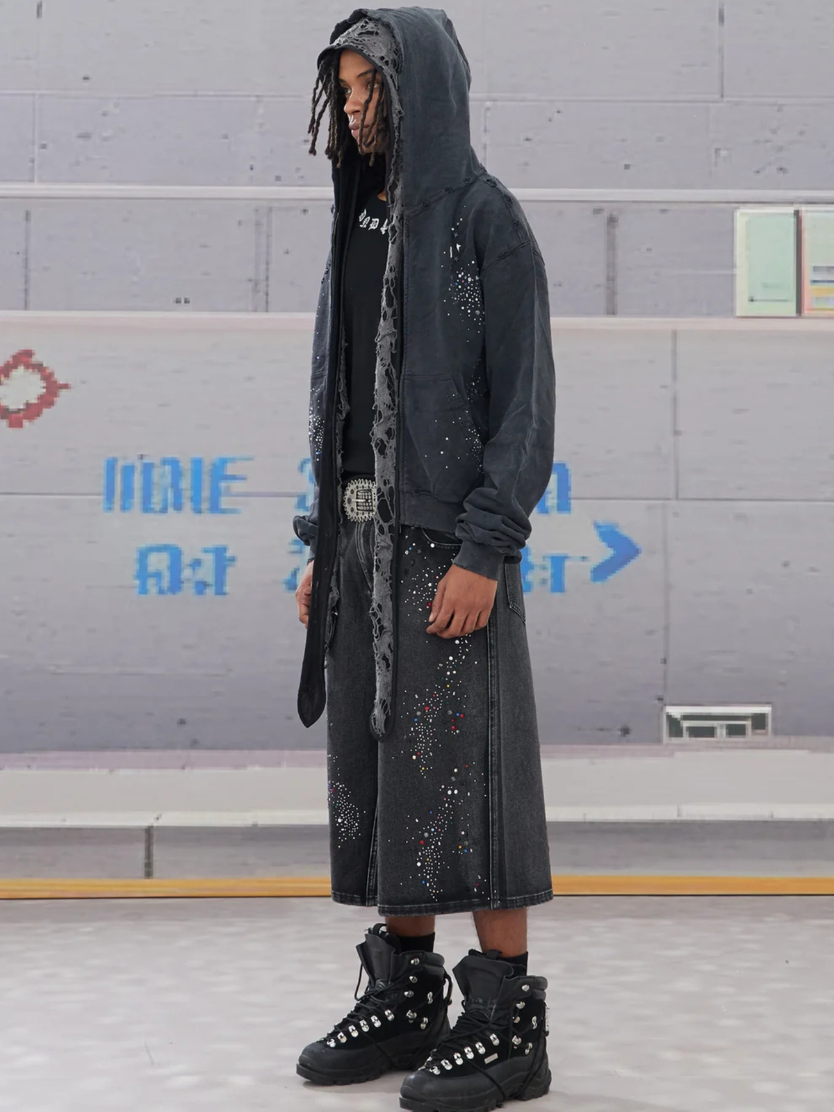 Rhinestone Washed 3/4 Pants
