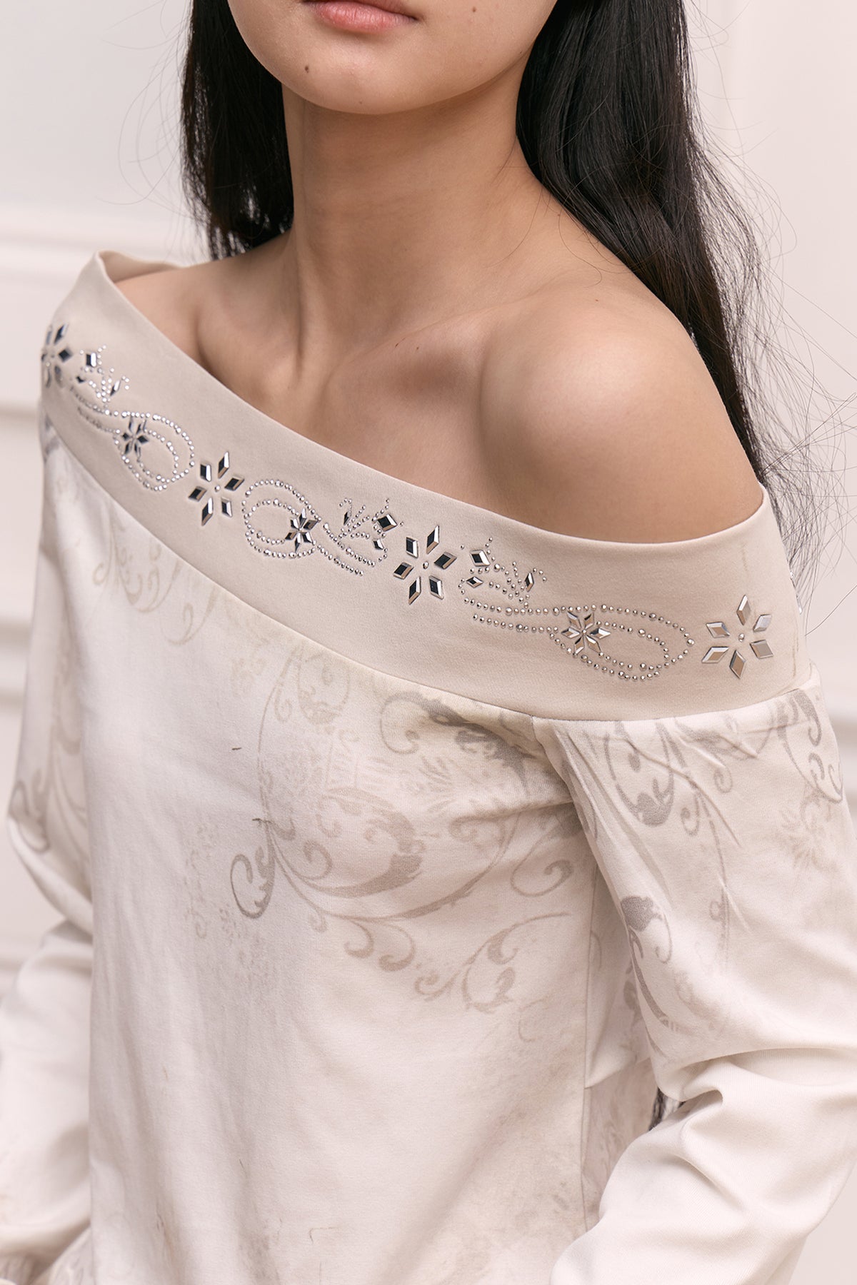 Rivet Asymmetric Shoulder Print Long Sleeve Top