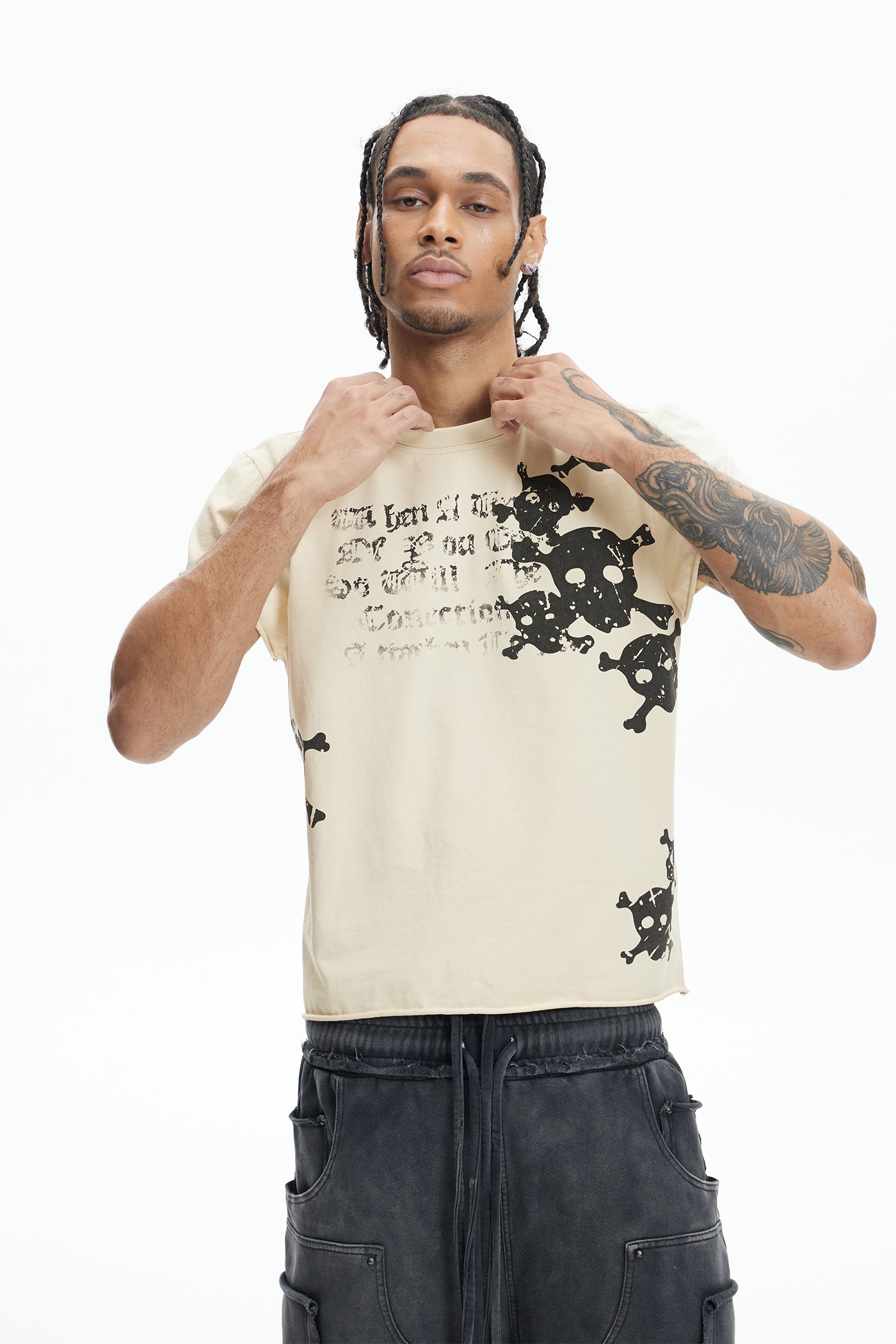 Multi Skulls Distressed Rolled Sleeve Tee