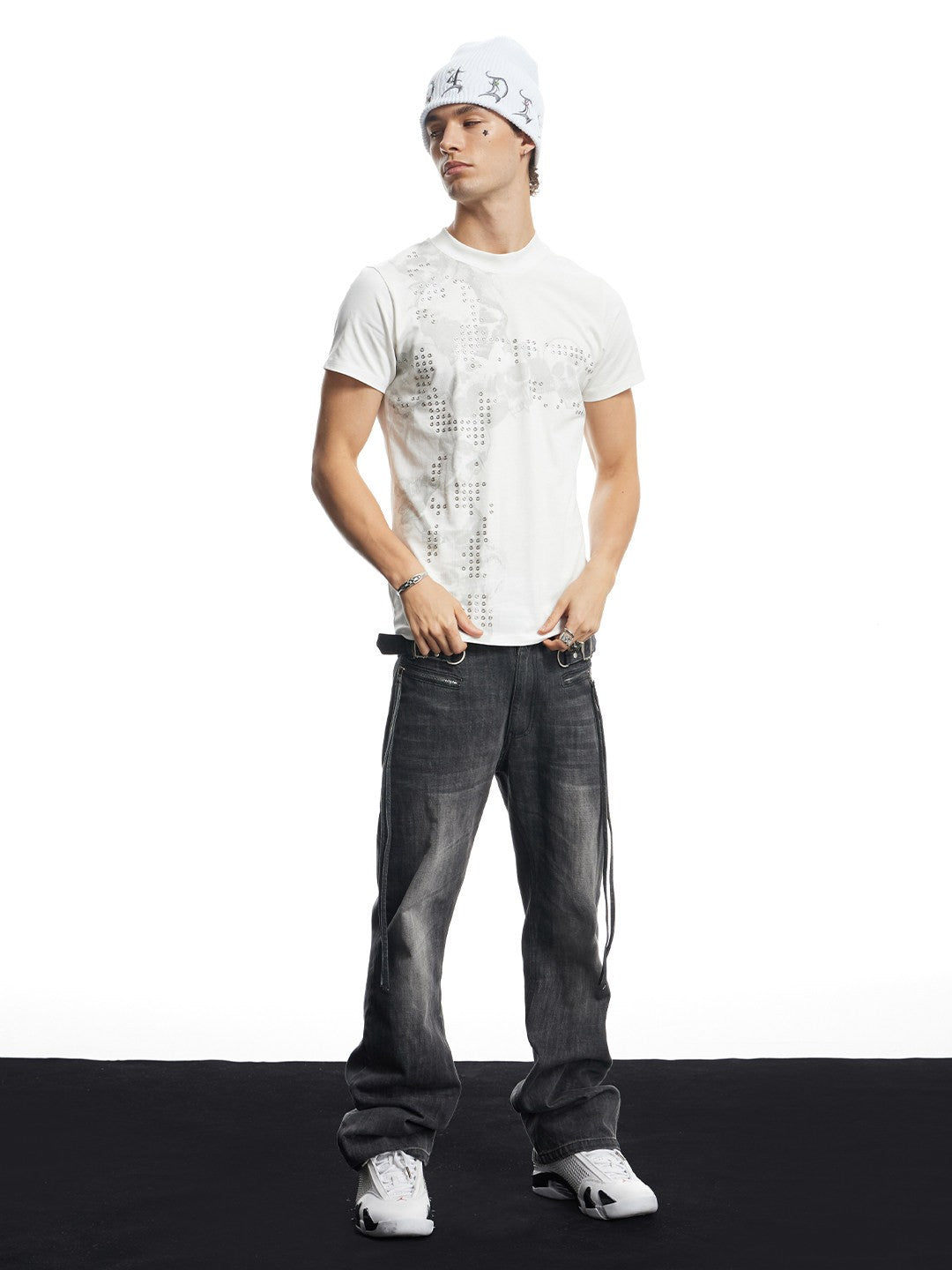 Rhinestone Gothic Cross Skull Print Fitted T-Shirt