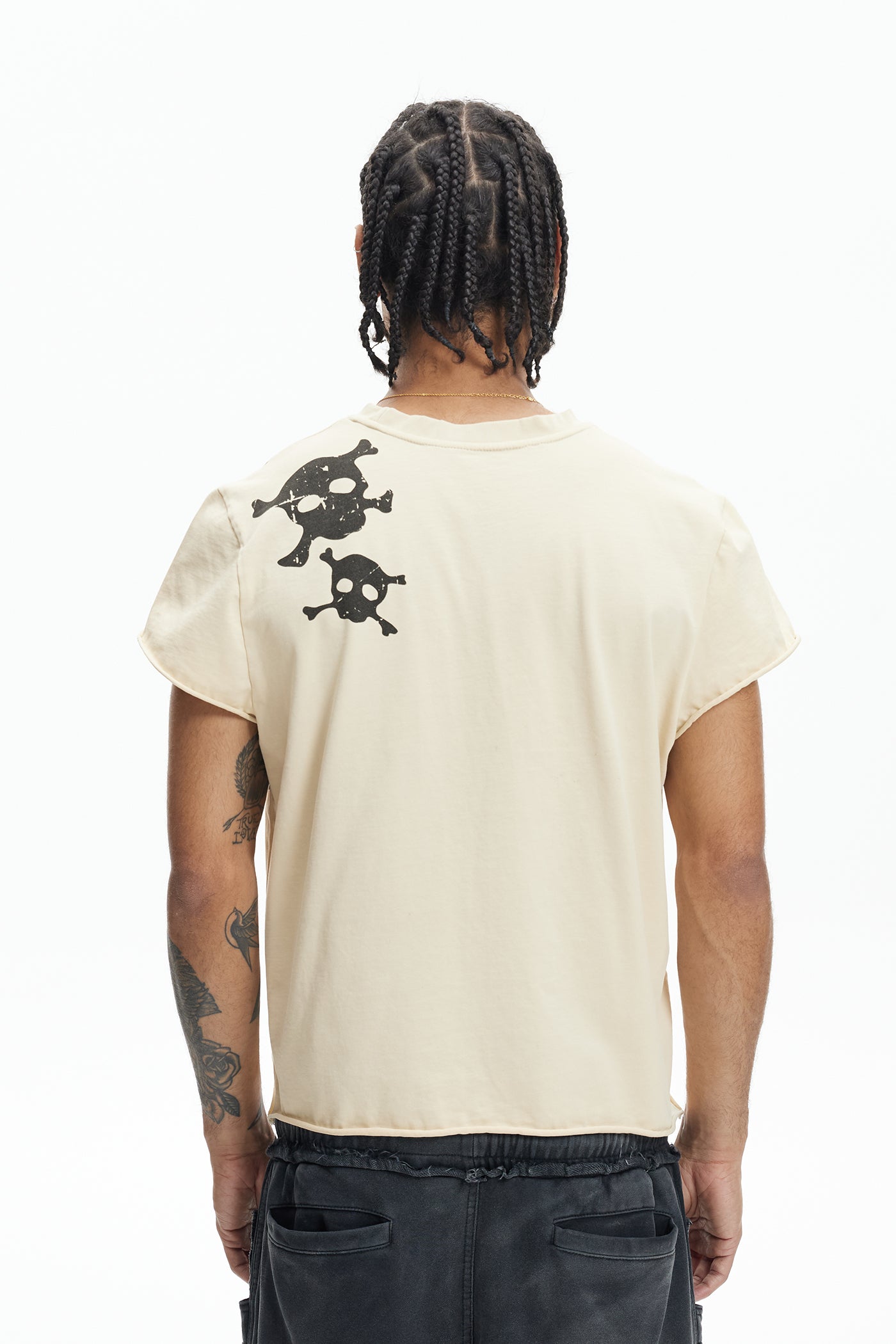 Multi Skulls Distressed Rolled Sleeve Tee