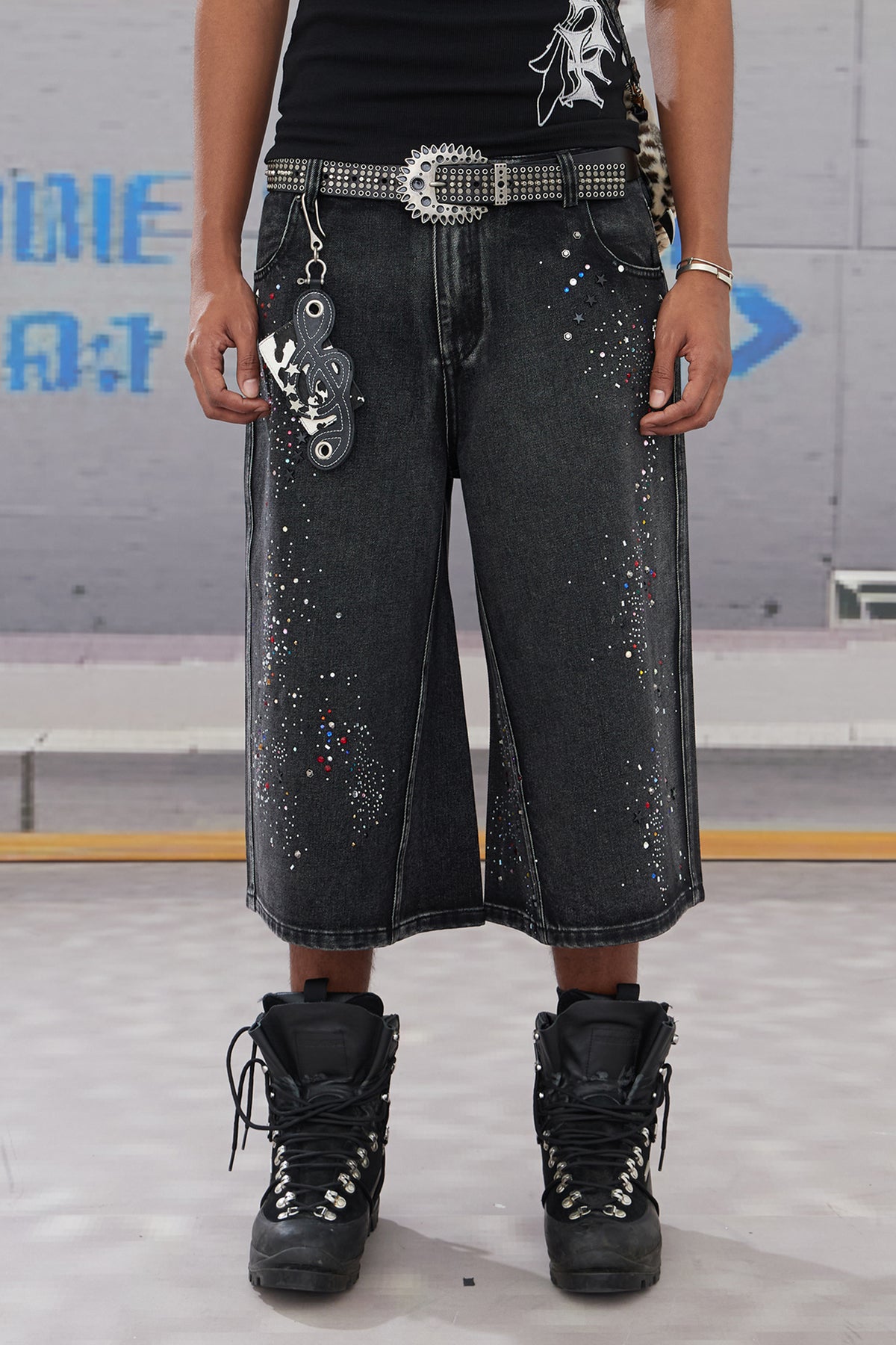 Rhinestone-Embellished Washed 3/4 Pants