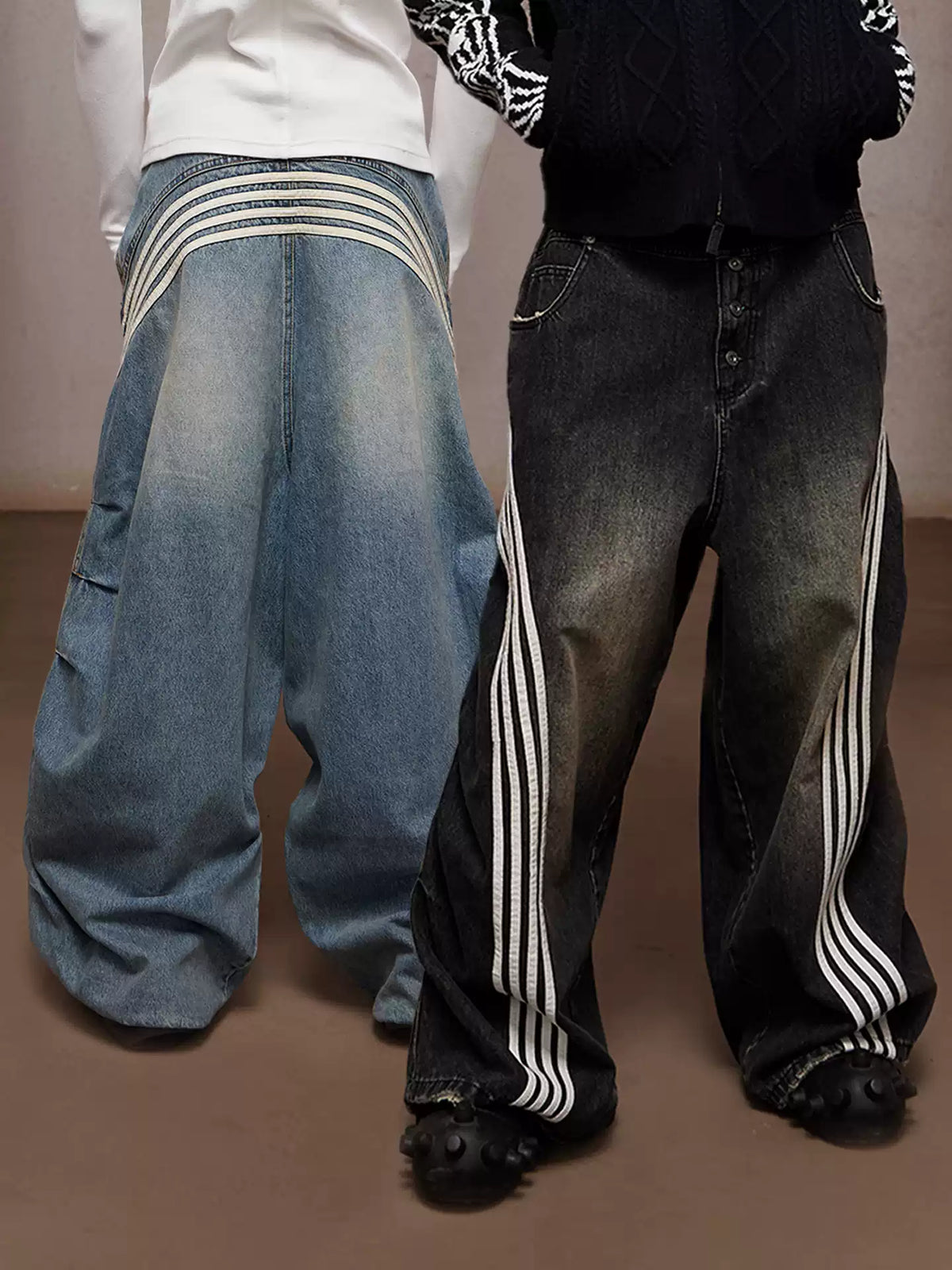 DND4-Stripe Pleated Washed Denim Ultra Wide-Leg Jeans